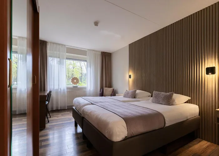 50|50 Hotel Belmont